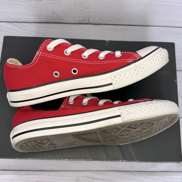 Converse Chuck Taylor Low in red women size 5 - Picture 4 of 8